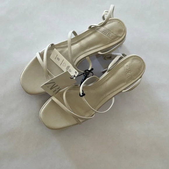 SHOES - Picture 9 of 11